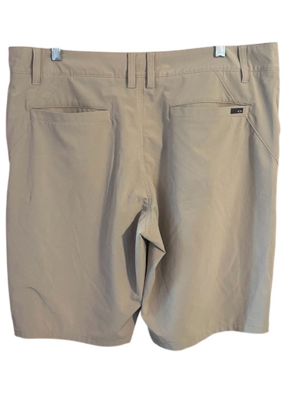 Oakley Men’s Performance Golf Shorts Size 36 Tan Stretch Hybrid Lightweight - Picture 3 of 7